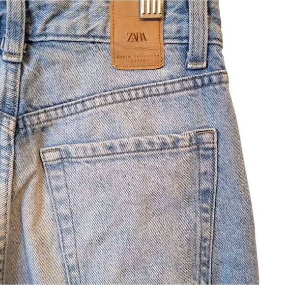 Zara Women's Light Wash High Rise Mom Jeans Size US 0 - Picture 4 of 6